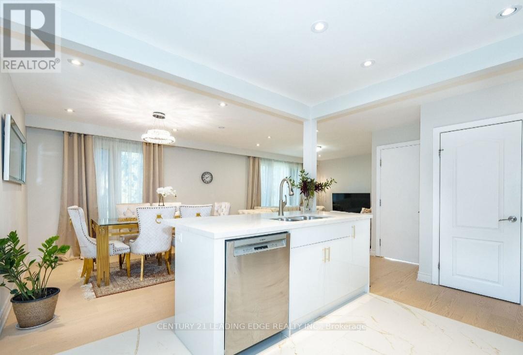 Main - 30 Foreht Crescent, Aurora, Ontario  L4G 3E8 - Photo 8 - N12568314