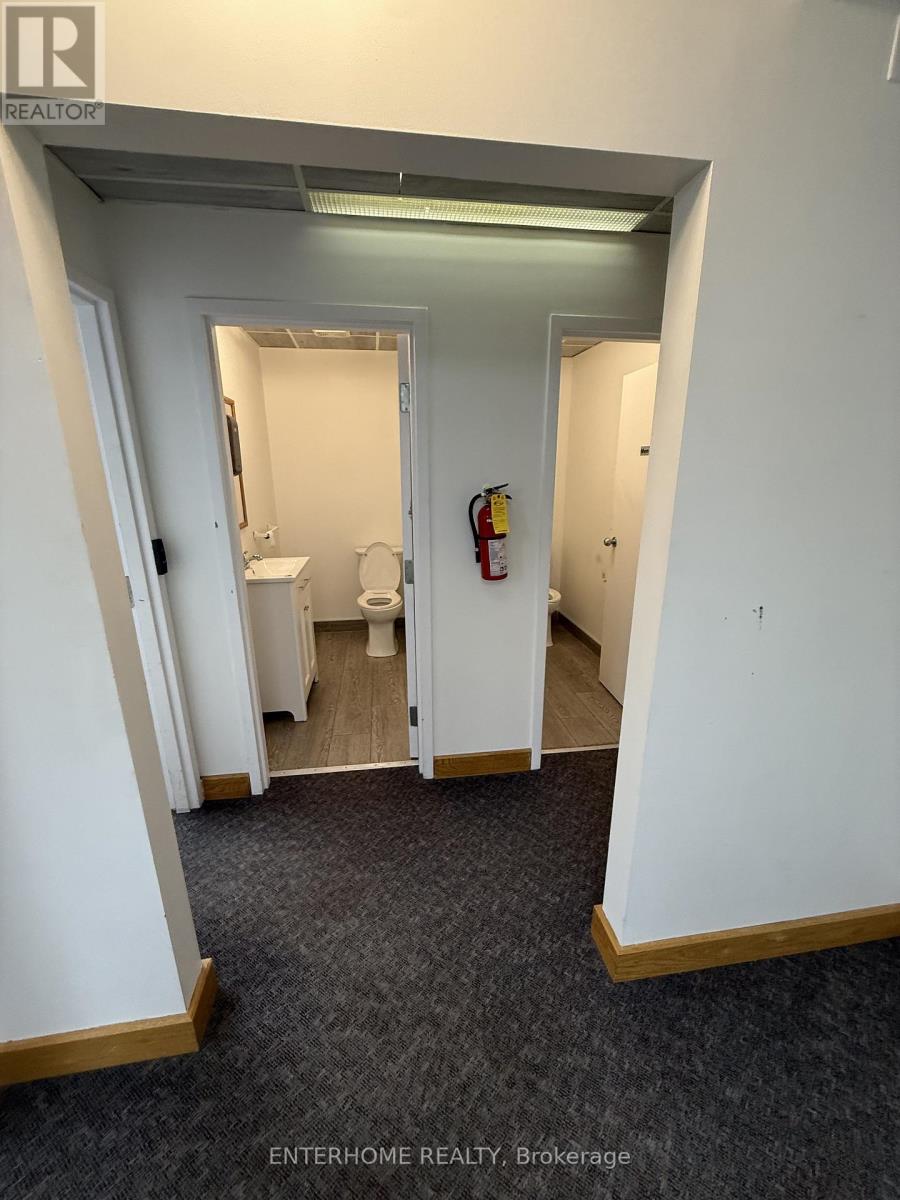 1124 Stellar Drive, Newmarket, Ontario  L3Y 7B7 - Photo 10 - N12568366