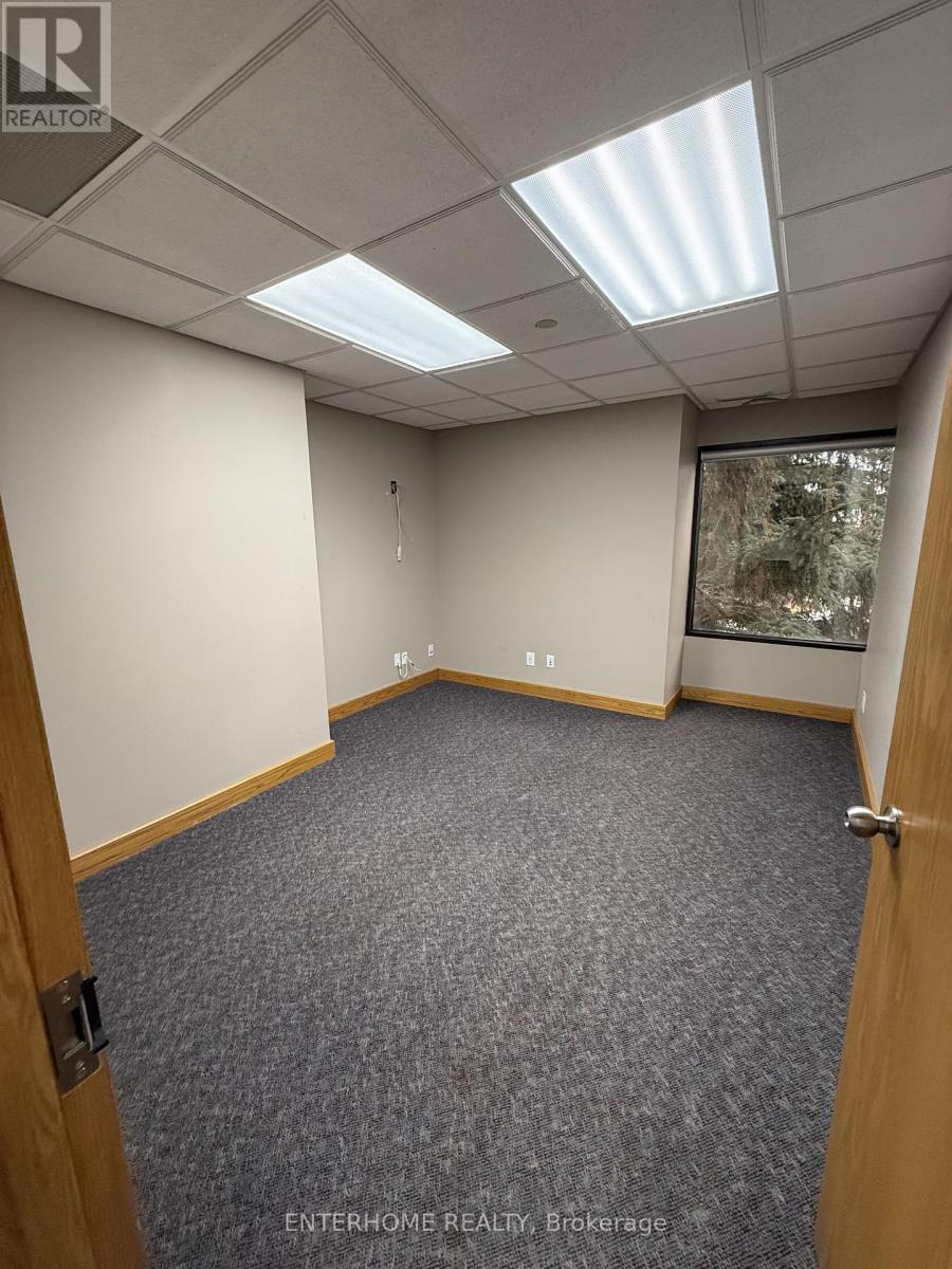 1124 Stellar Drive, Newmarket, Ontario  L3Y 7B7 - Photo 17 - N12568366