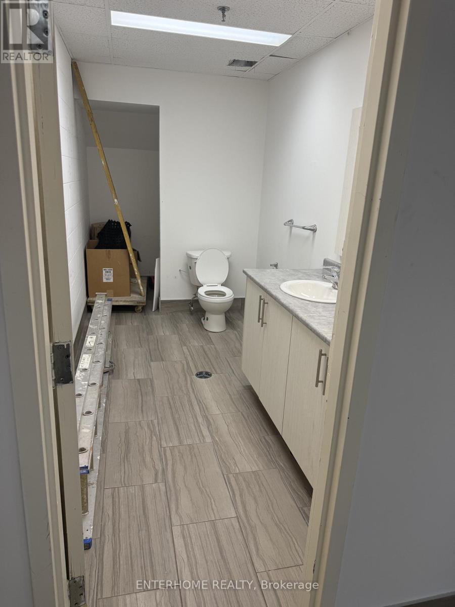 1124 Stellar Drive, Newmarket, Ontario  L3Y 7B7 - Photo 21 - N12568366