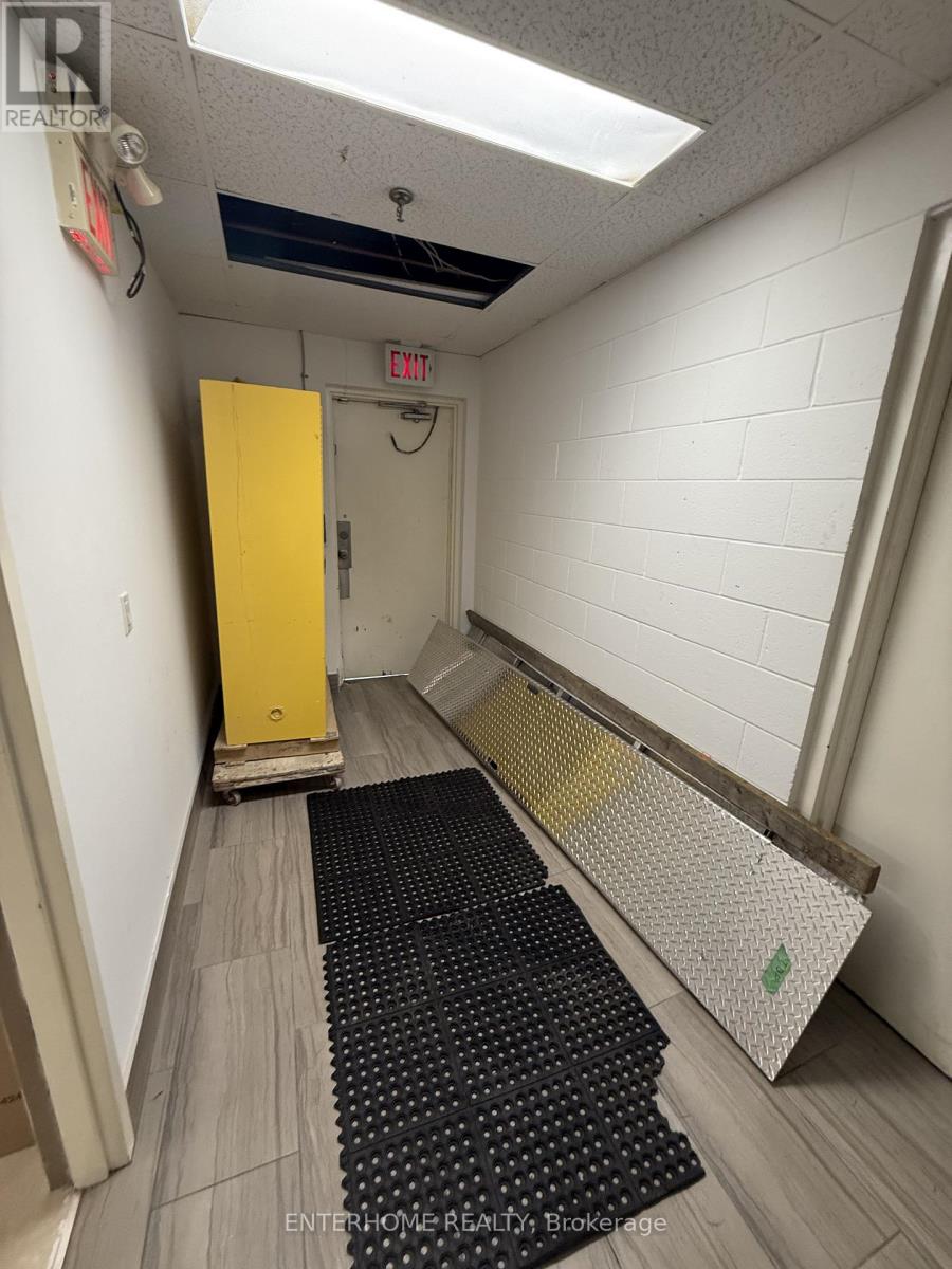 1124 Stellar Drive, Newmarket, Ontario  L3Y 7B7 - Photo 25 - N12568366