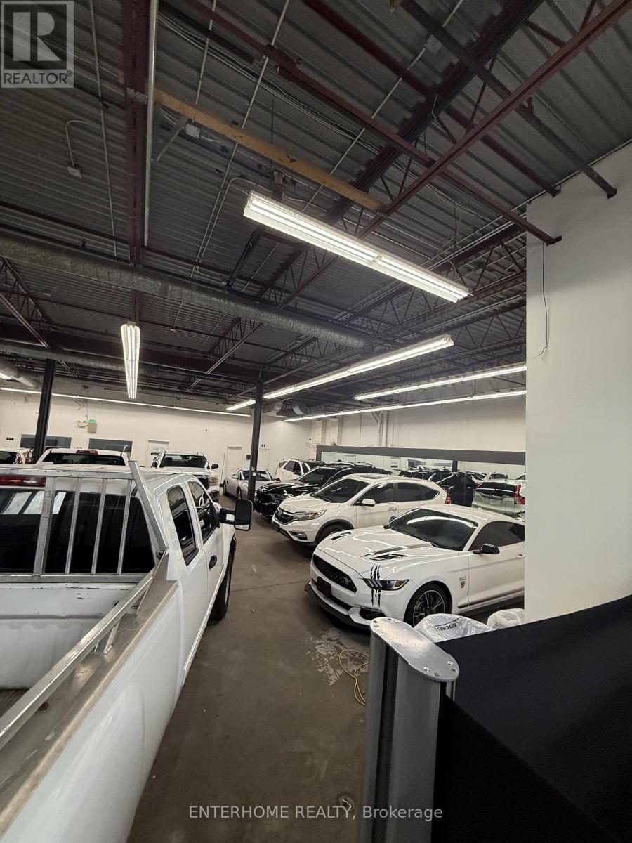 1124 Stellar Drive, Newmarket, Ontario  L3Y 7B7 - Photo 27 - N12568366