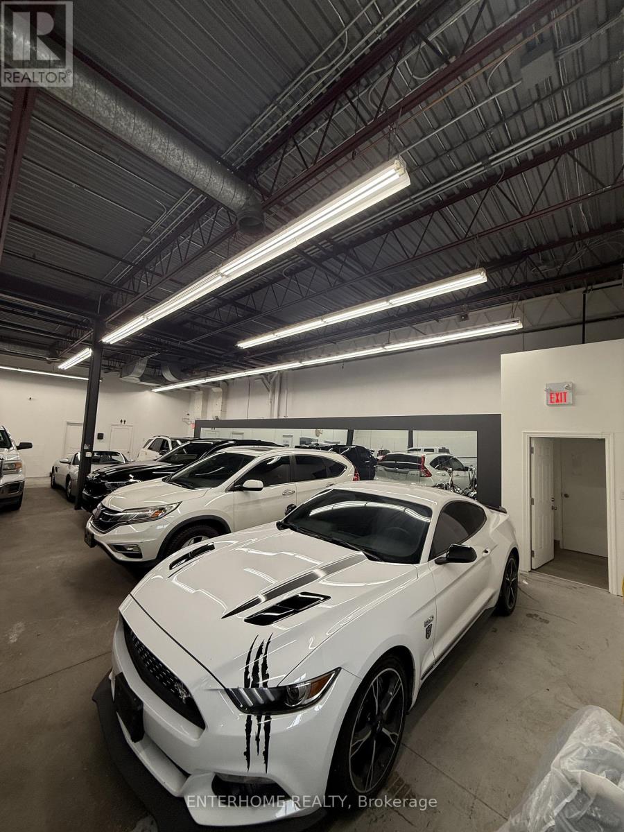 1124 Stellar Drive, Newmarket, Ontario  L3Y 7B7 - Photo 28 - N12568366