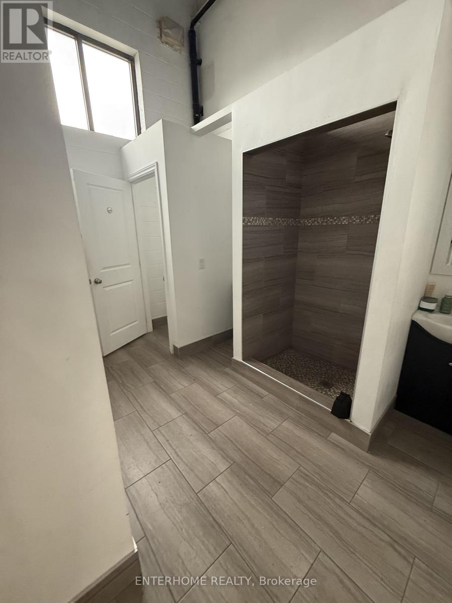 1124 Stellar Drive, Newmarket, Ontario  L3Y 7B7 - Photo 30 - N12568366