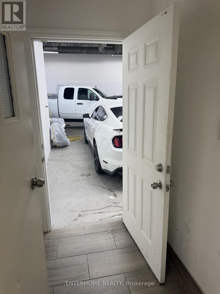 1124 Stellar Drive, Newmarket, Ontario  L3Y 7B7 - Photo 31 - N12568366