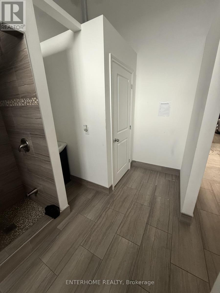 1124 Stellar Drive, Newmarket, Ontario  L3Y 7B7 - Photo 32 - N12568366