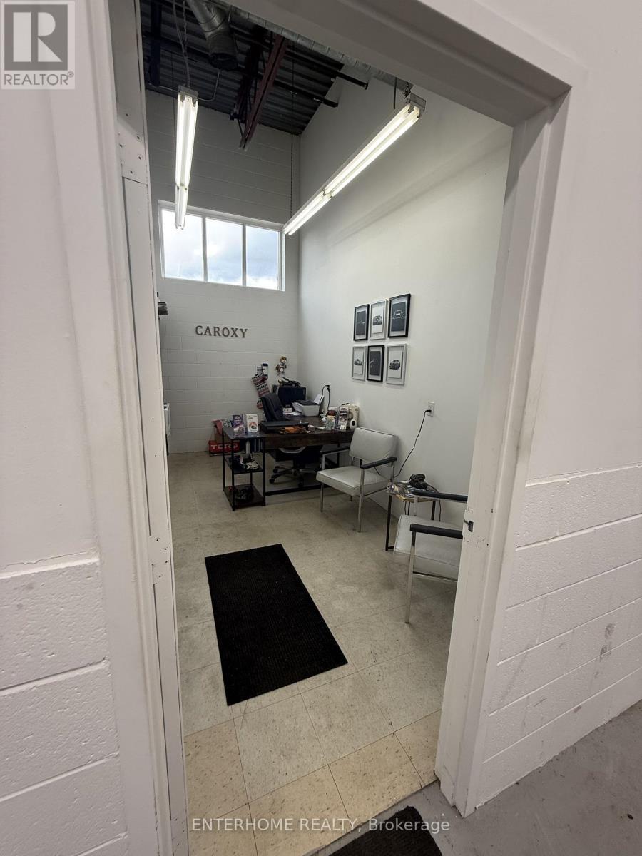 1124 Stellar Drive, Newmarket, Ontario  L3Y 7B7 - Photo 33 - N12568366