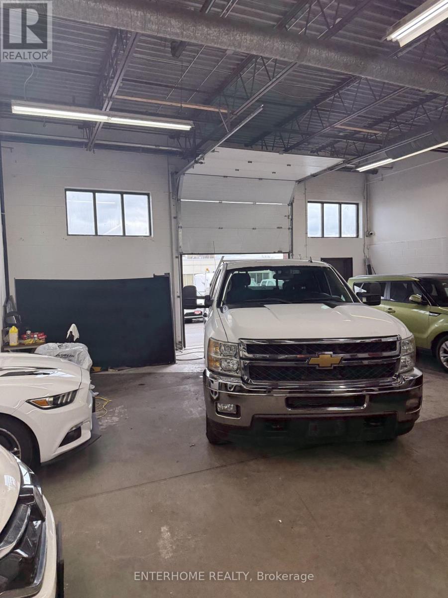 1124 Stellar Drive, Newmarket, Ontario  L3Y 7B7 - Photo 36 - N12568366