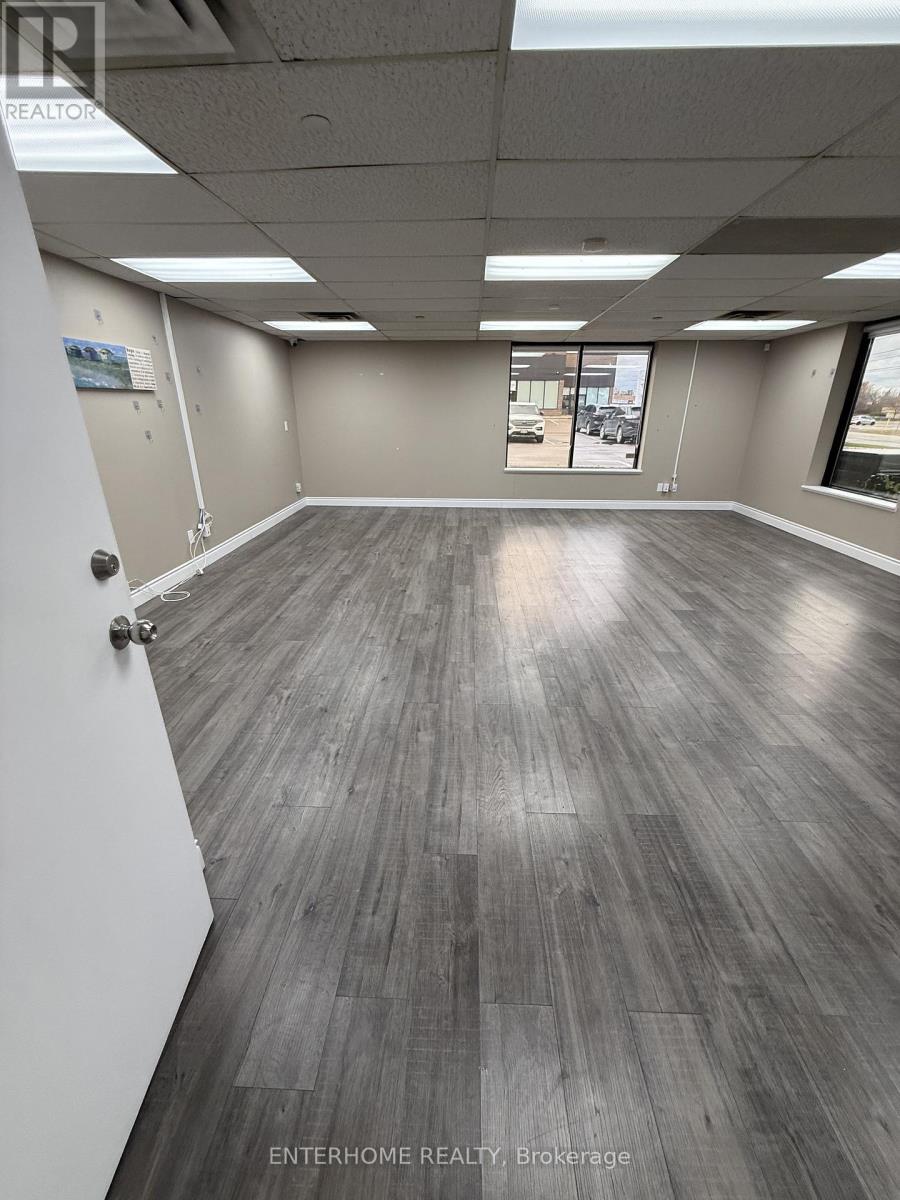 1124 Stellar Drive, Newmarket, Ontario  L3Y 7B7 - Photo 6 - N12568366