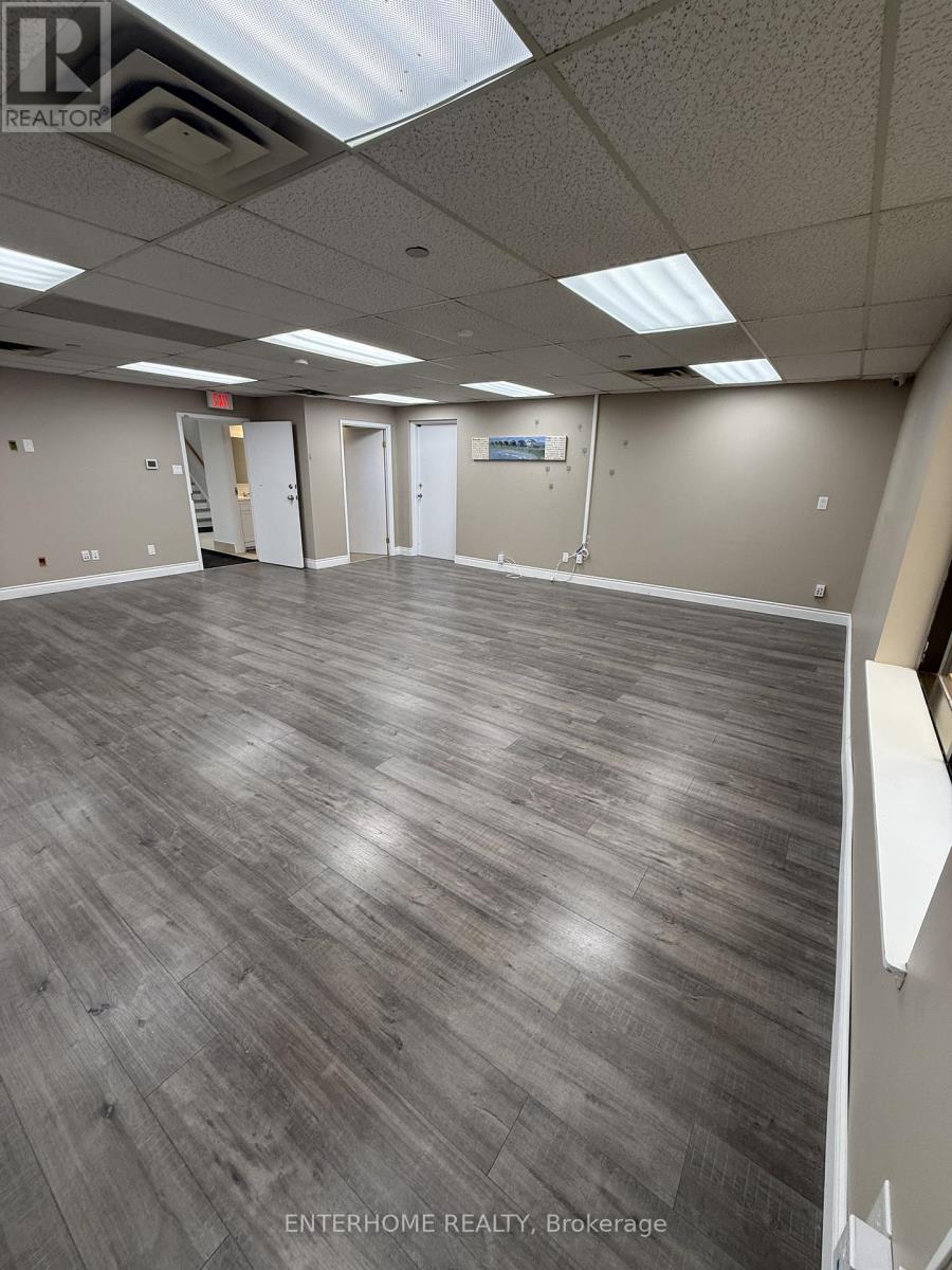 1124 Stellar Drive, Newmarket, Ontario  L3Y 7B7 - Photo 7 - N12568366