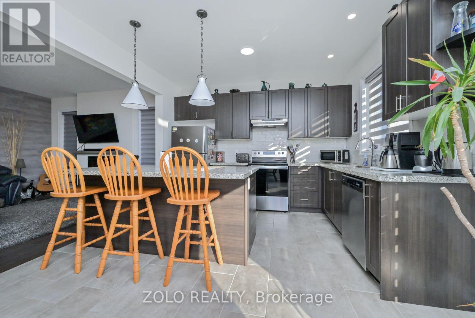 43 Simona Avenue, Wasaga Beach, Ontario  L9Z 0L3 - Photo 13 - S12568280