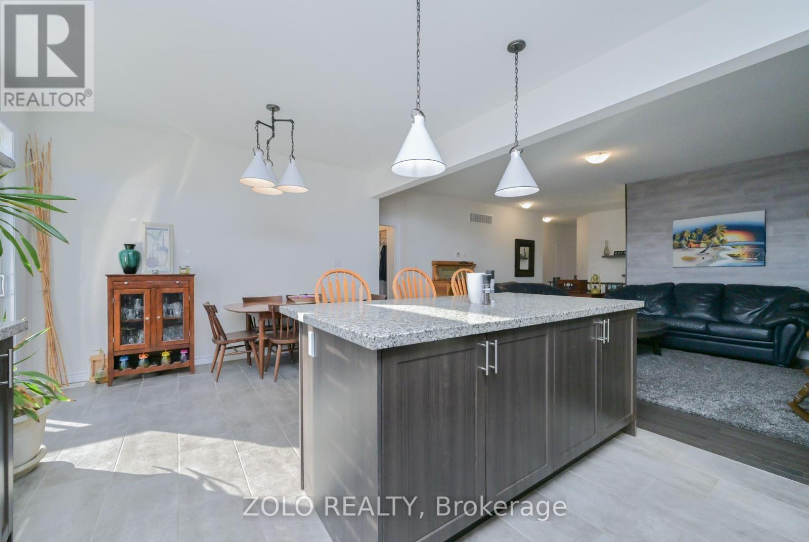 43 Simona Avenue, Wasaga Beach, Ontario  L9Z 0L3 - Photo 14 - S12568280