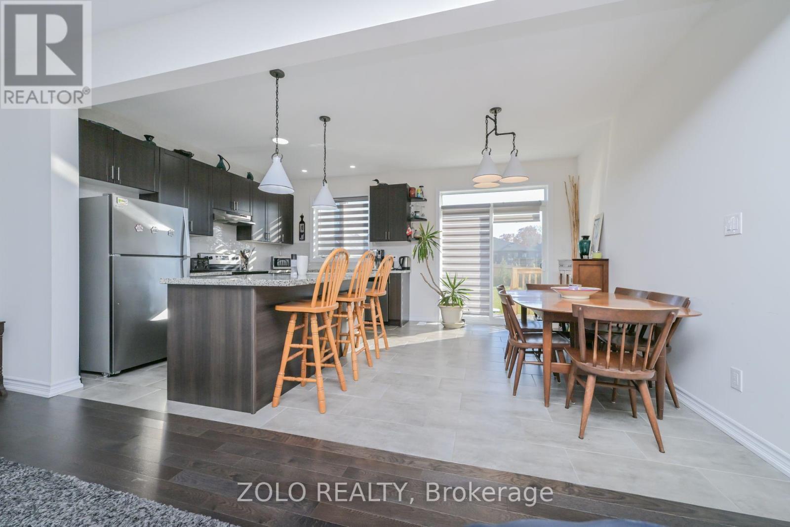 43 Simona Avenue, Wasaga Beach, Ontario  L9Z 0L3 - Photo 9 - S12568280