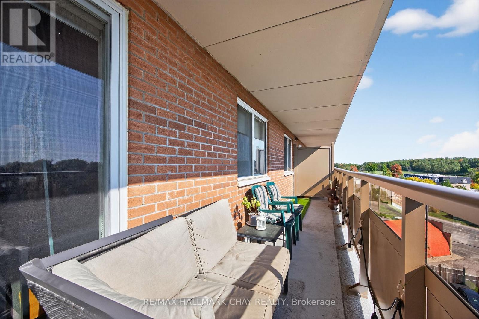 705 - 414 Blake Street, Barrie, Ontario  L4M 5J7 - Photo 12 - S12568302