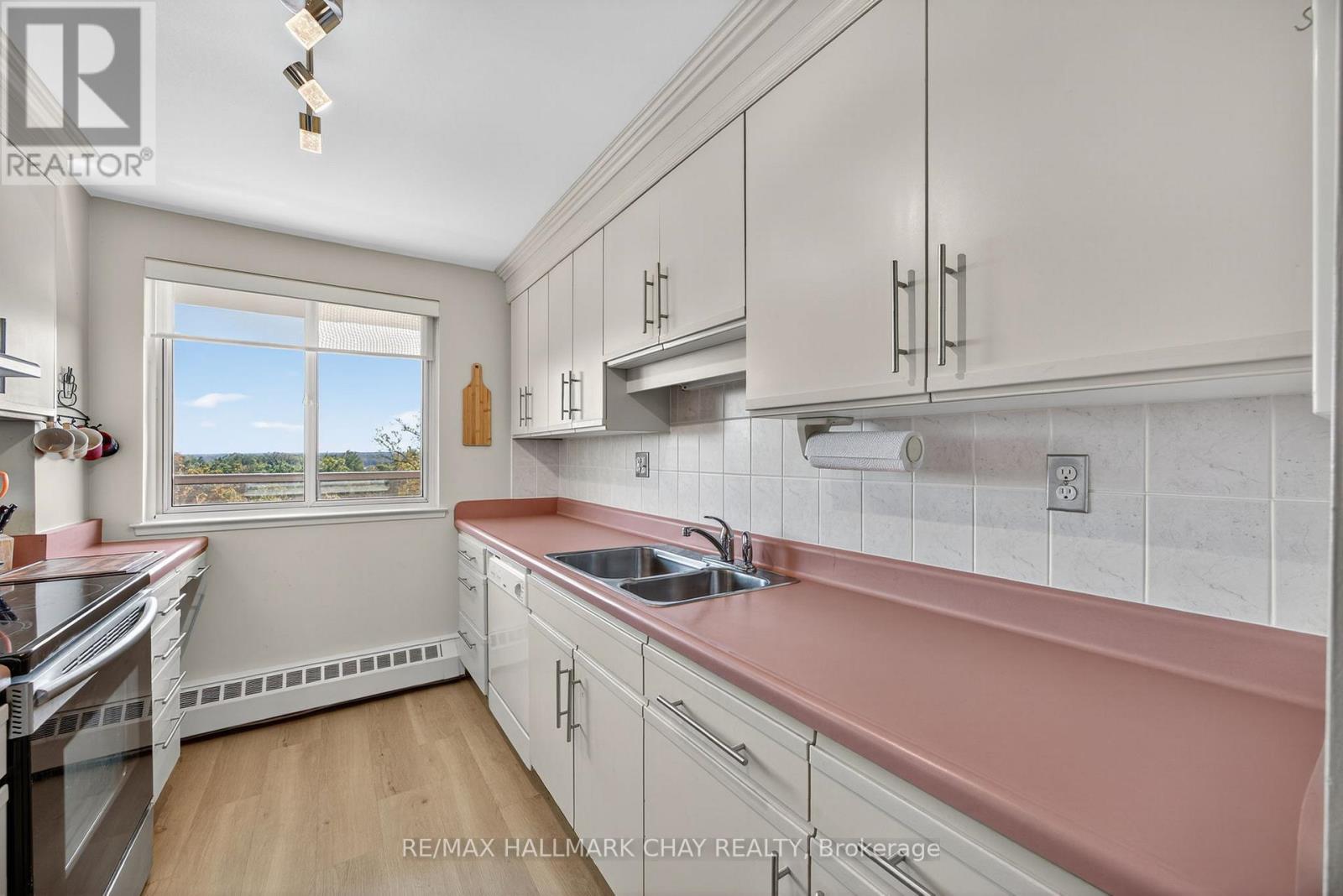 705 - 414 Blake Street, Barrie, Ontario  L4M 5J7 - Photo 22 - S12568302