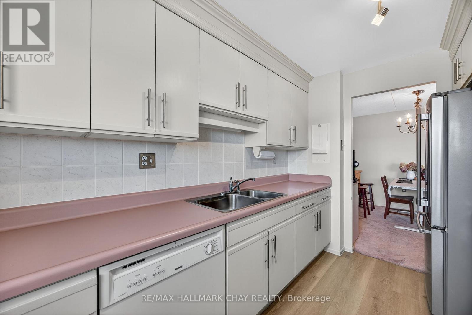 705 - 414 Blake Street, Barrie, Ontario  L4M 5J7 - Photo 24 - S12568302