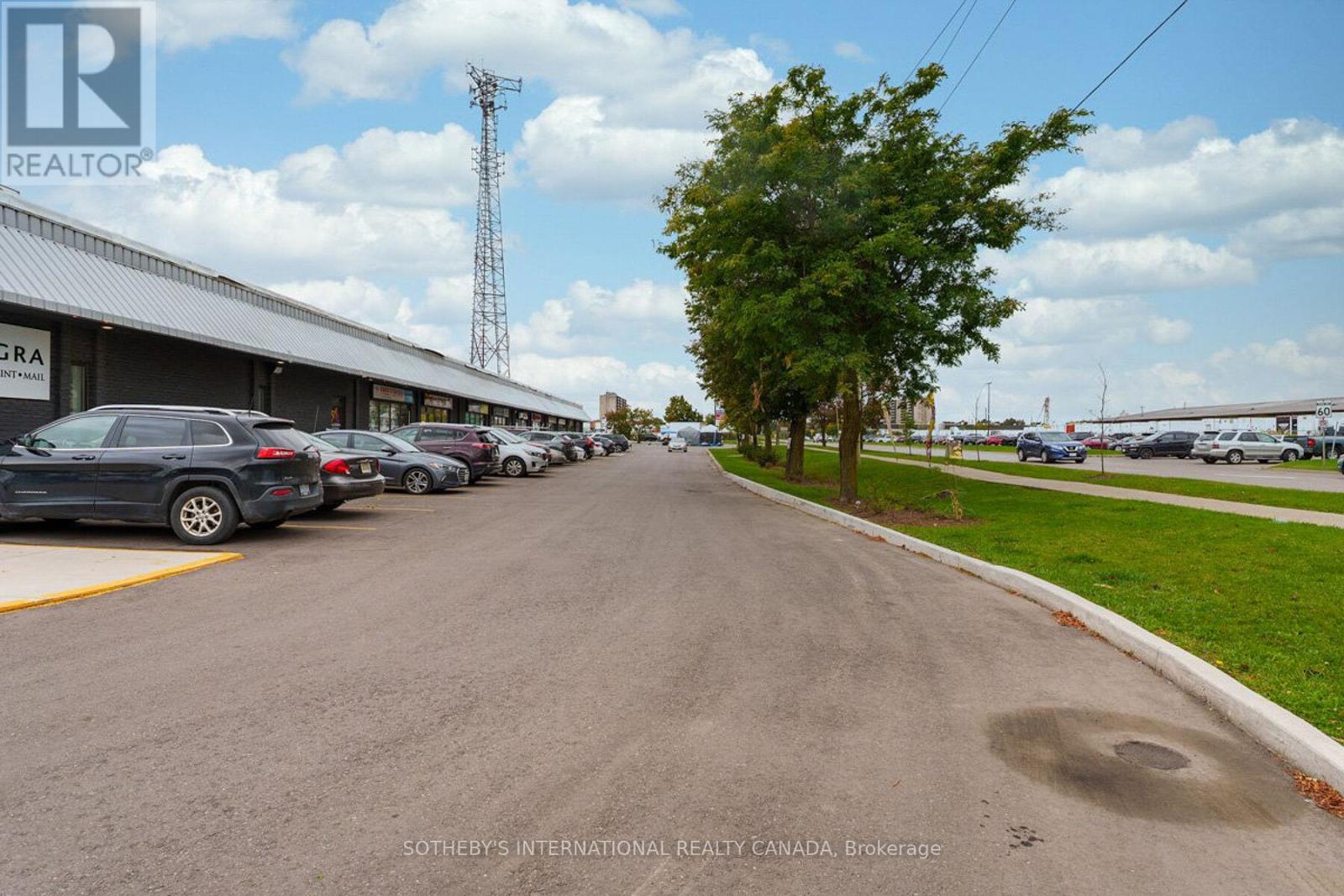 10 - 289 Rutherford Road S, Brampton, Ontario  L6W 3R9 - Photo 3 - W12568298