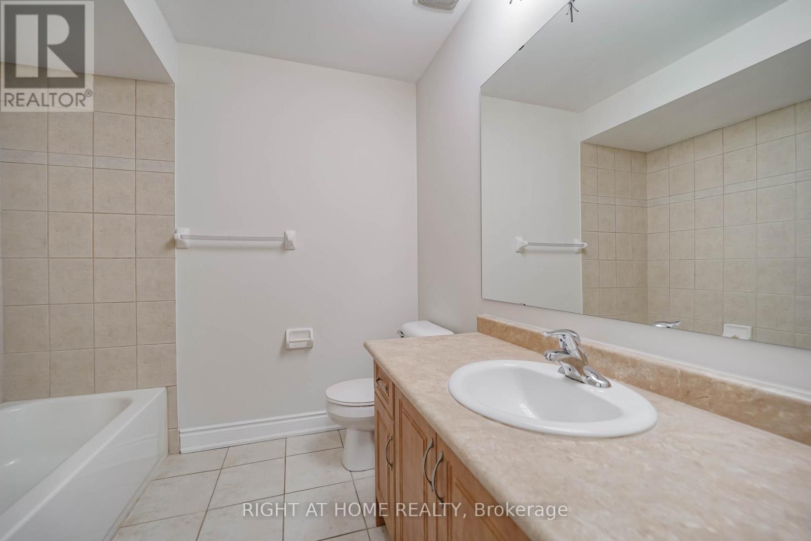 9 Streight Lane, Toronto, Ontario  M9B 0A3 - Photo 17 - W12568320