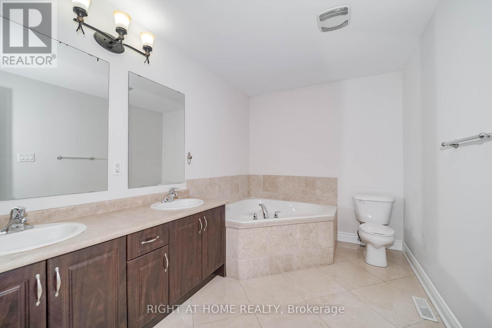 9 Streight Lane, Toronto, Ontario  M9B 0A3 - Photo 30 - W12568320