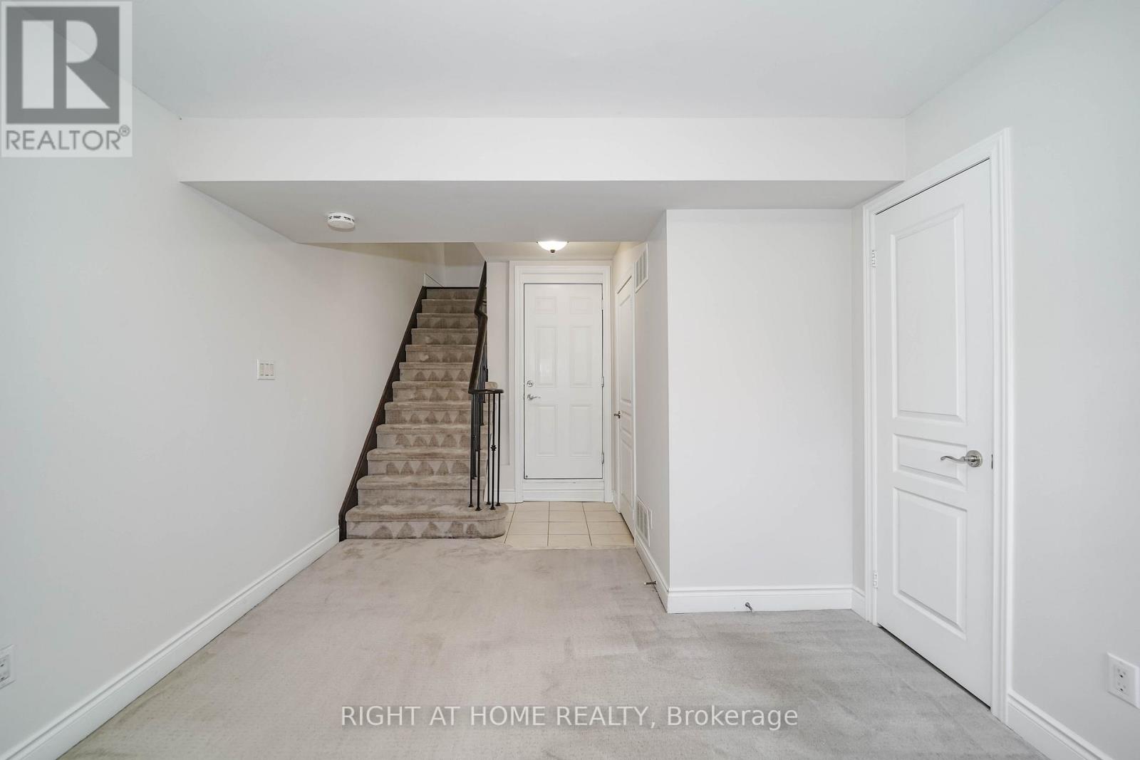 9 Streight Lane, Toronto, Ontario  M9B 0A3 - Photo 35 - W12568320
