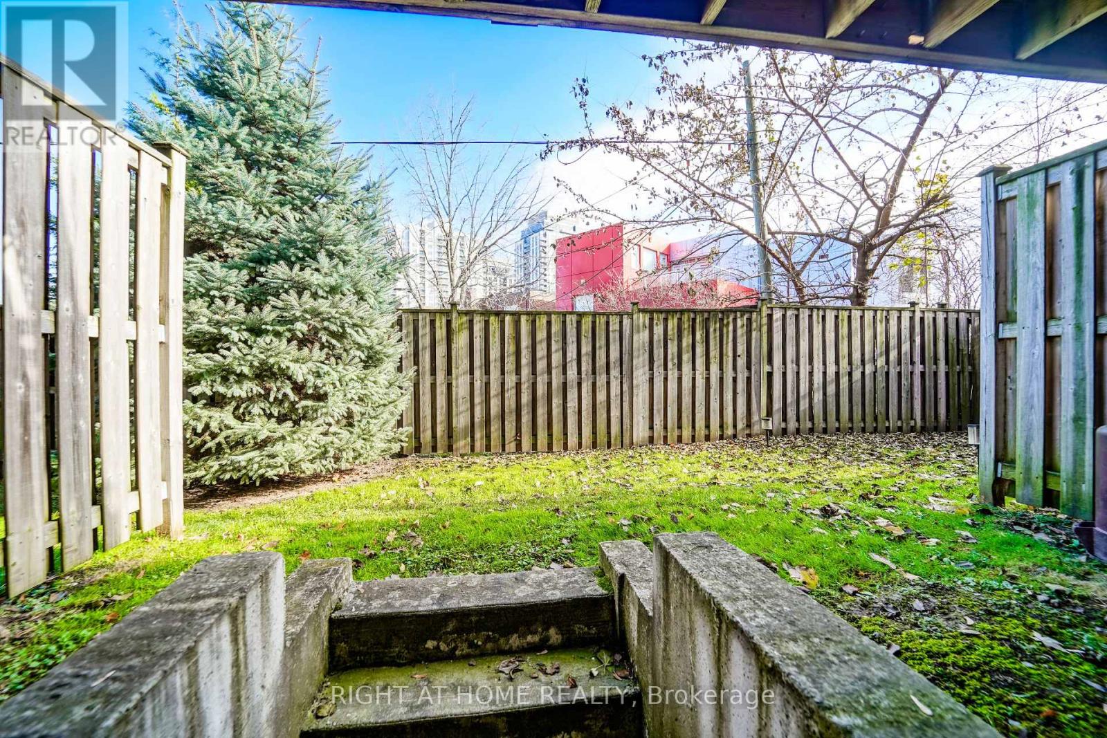 9 Streight Lane, Toronto, Ontario  M9B 0A3 - Photo 39 - W12568320