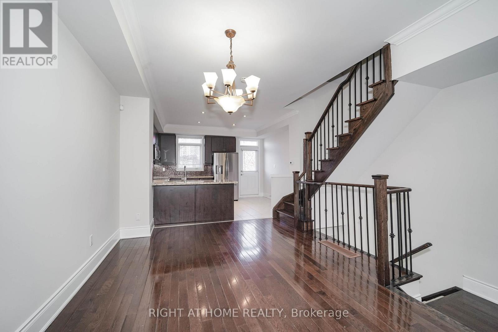 9 Streight Lane, Toronto, Ontario  M9B 0A3 - Photo 8 - W12568320