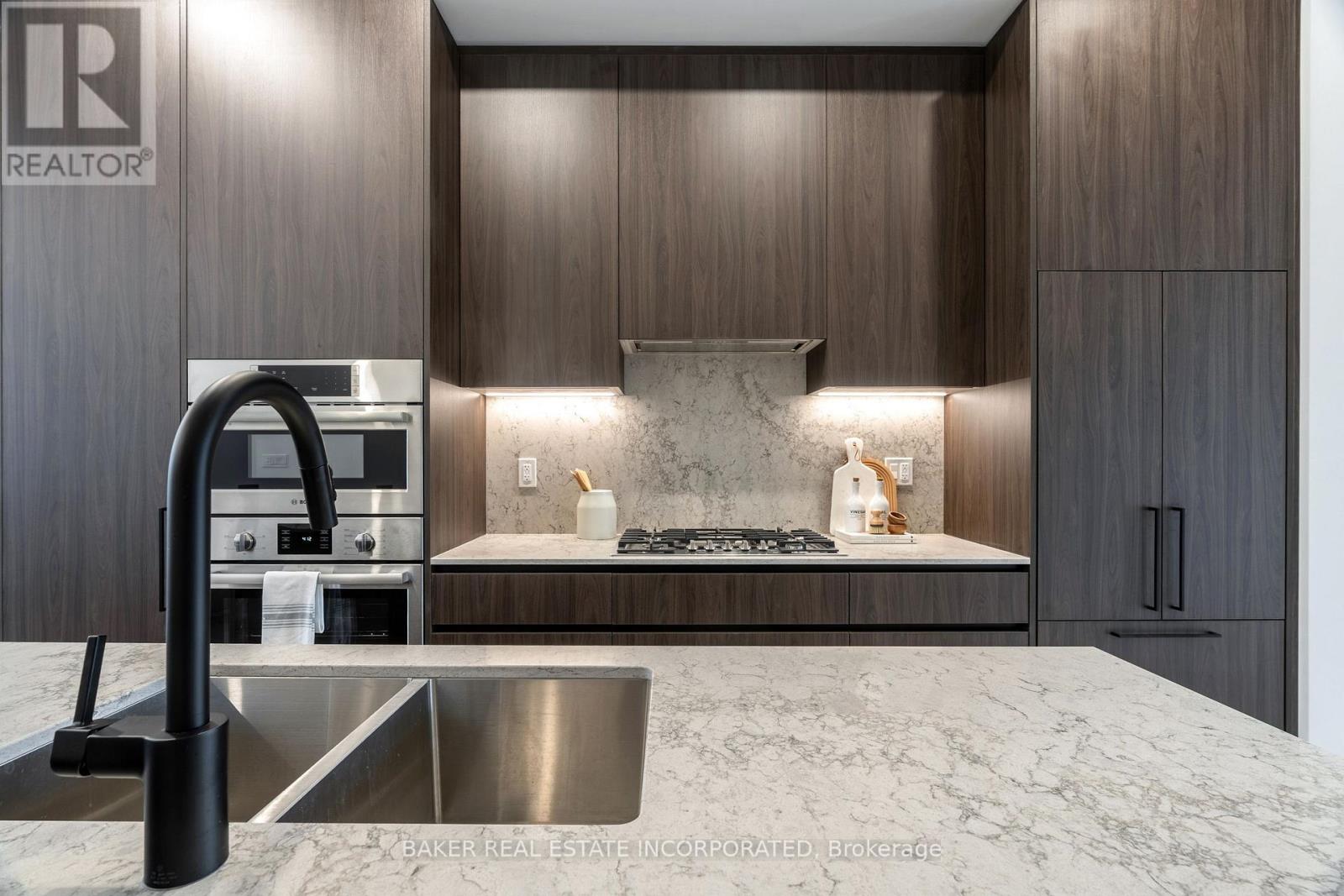 7 - 10 Lou Parsons Way, Mississauga, Ontario  L5H 0B2 - Photo 3 - W12568338