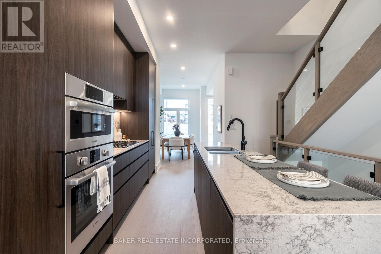 7 - 10 Lou Parsons Way, Mississauga, Ontario  L5H 0B2 - Photo 5 - W12568338