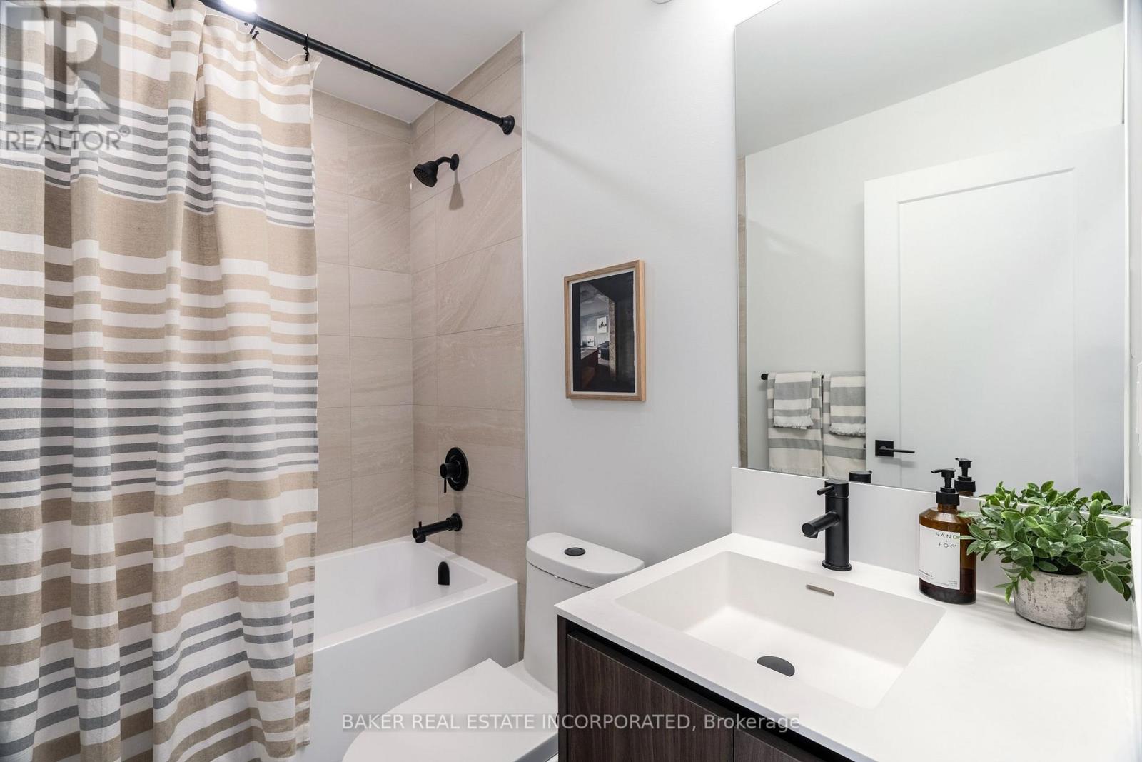 7 - 10 Lou Parsons Way, Mississauga, Ontario  L5H 0B2 - Photo 9 - W12568338