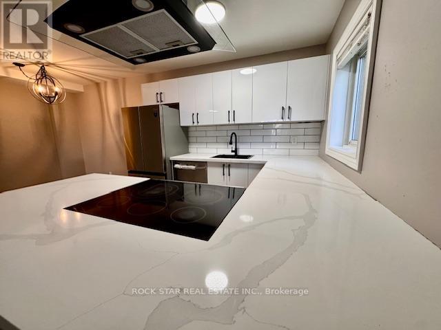 1 - 2 Cedar Drive, Orangeville, Ontario  L9W 2X6 - Photo 5 - W12568346