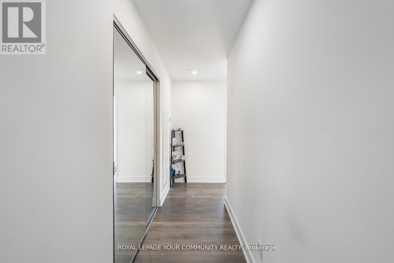 604 - 297 Oak Walk Drive, Oakville, Ontario  L6H 3R6 - Photo 2 - W12568370