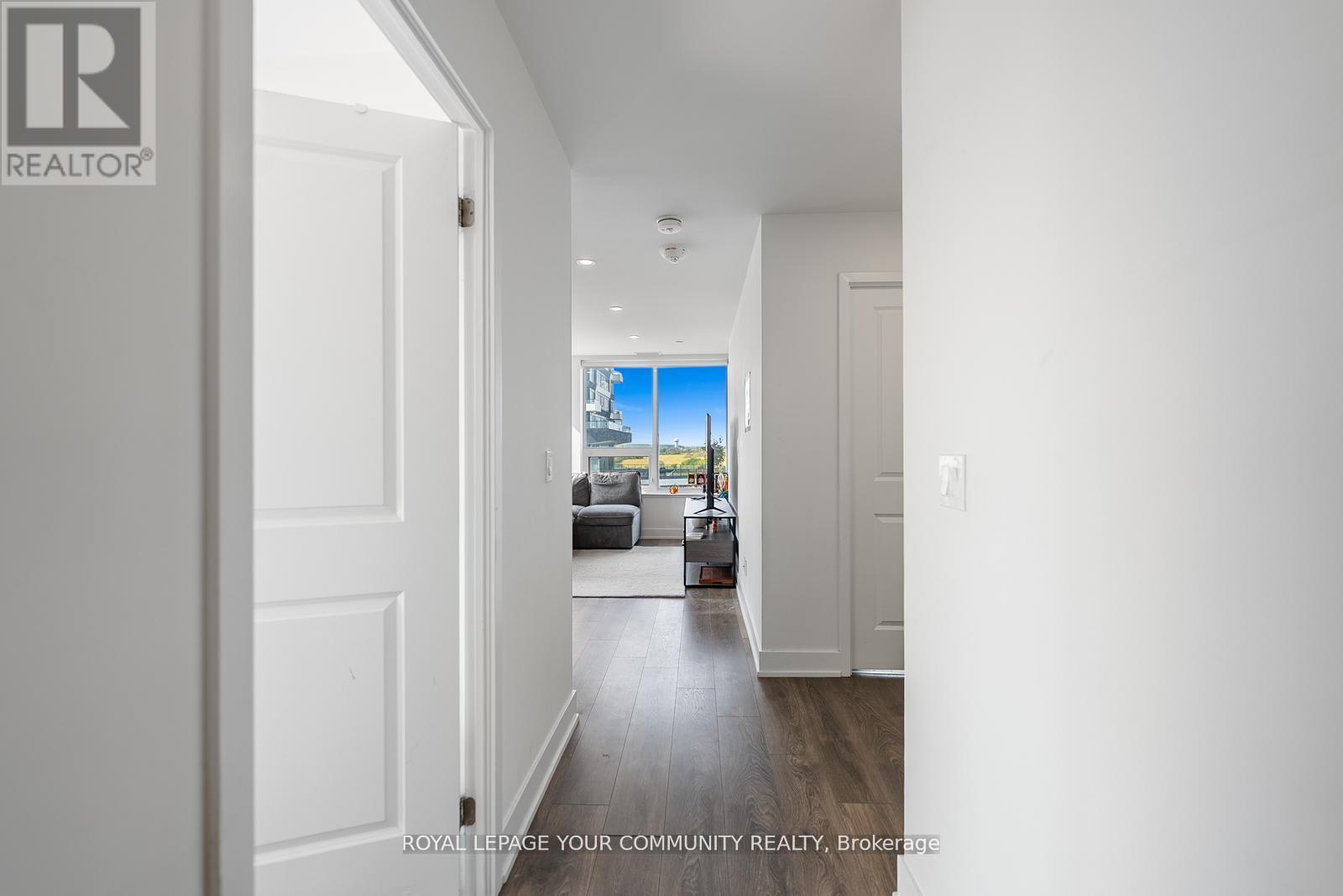 604 - 297 Oak Walk Drive, Oakville, Ontario  L6H 3R6 - Photo 3 - W12568370