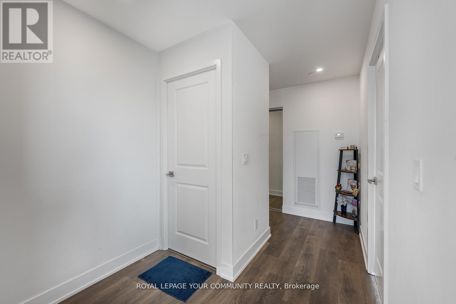 604 - 297 Oak Walk Drive, Oakville, Ontario  L6H 3R6 - Photo 4 - W12568370