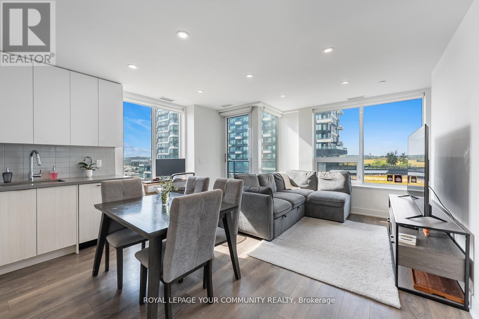 604 - 297 Oak Walk Drive, Oakville, Ontario  L6H 3R6 - Photo 5 - W12568370