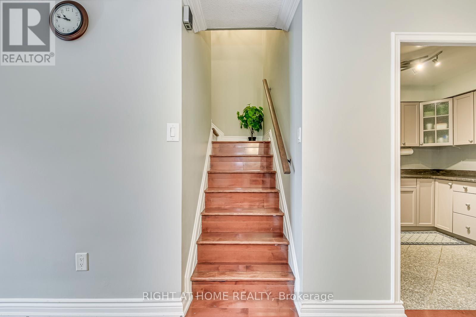 103 - 366 The East Mall, Toronto, Ontario  M9B 6C6 - Photo 25 - W12568378