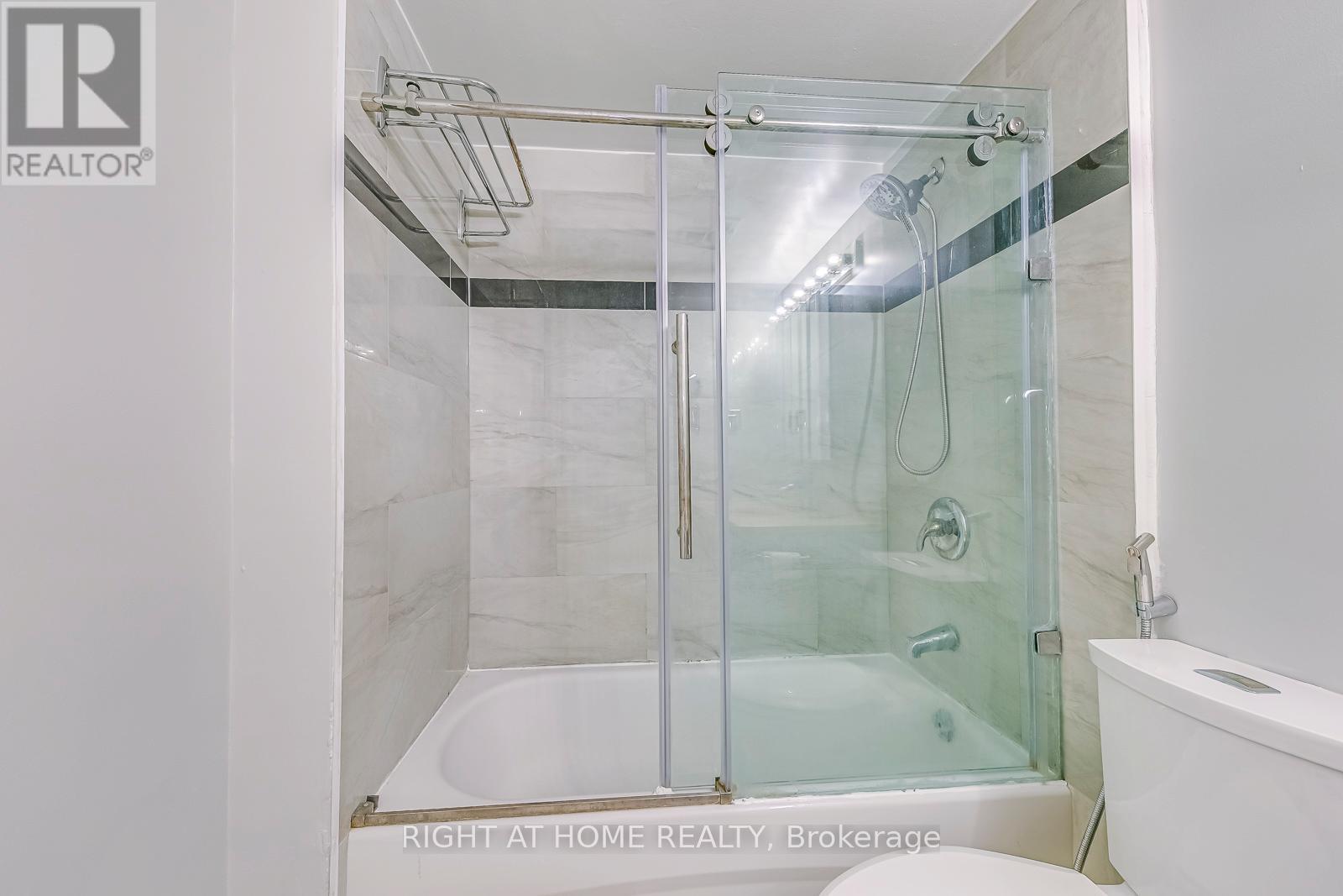 103 - 366 The East Mall, Toronto, Ontario  M9B 6C6 - Photo 36 - W12568378