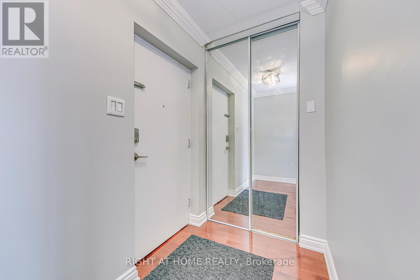 103 - 366 The East Mall, Toronto, Ontario  M9B 6C6 - Photo 8 - W12568378