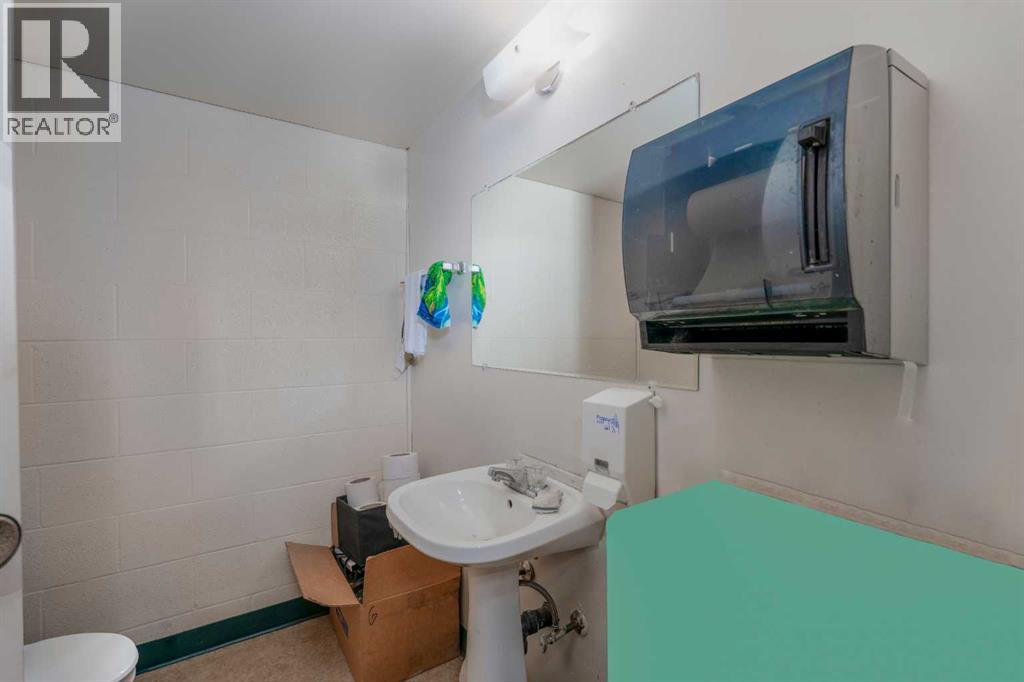 5014 48 Street, Camrose, Alberta  T4V 1M1 - Photo 6 - A2136741