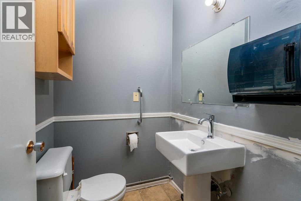 5014 48 Street, Camrose, Alberta  T4V 1M1 - Photo 20 - A2136741