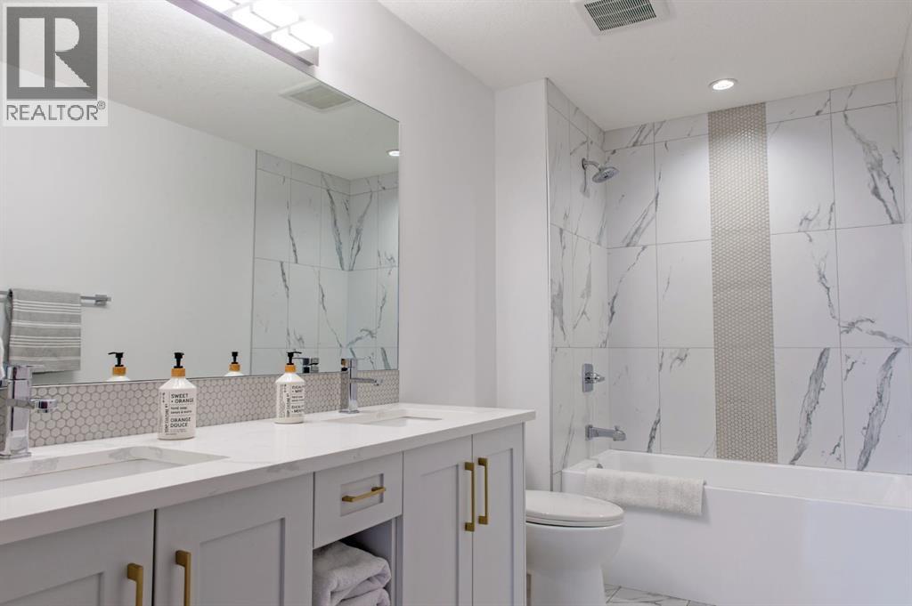 214 Aspenmere Green, Chestermere, Alberta  T1X 0W8 - Photo 32 - A2271632