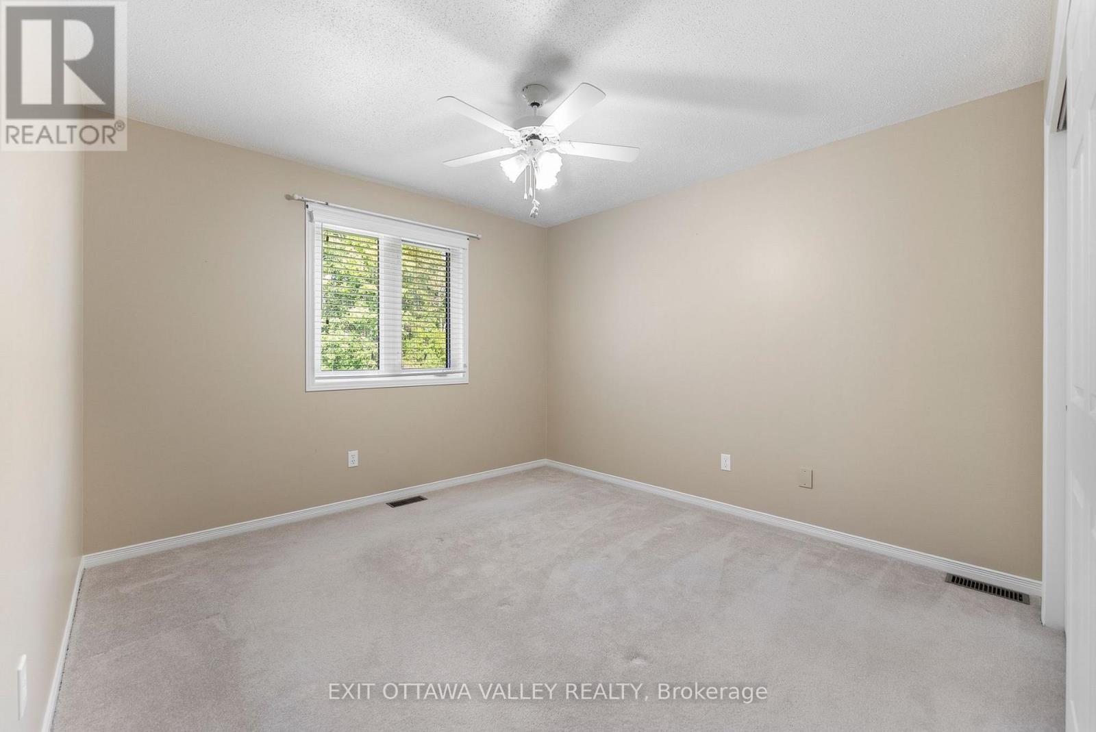 127 Owens Street, Pembroke, Ontario  K8A 8K1 - Photo 21 - X12385820