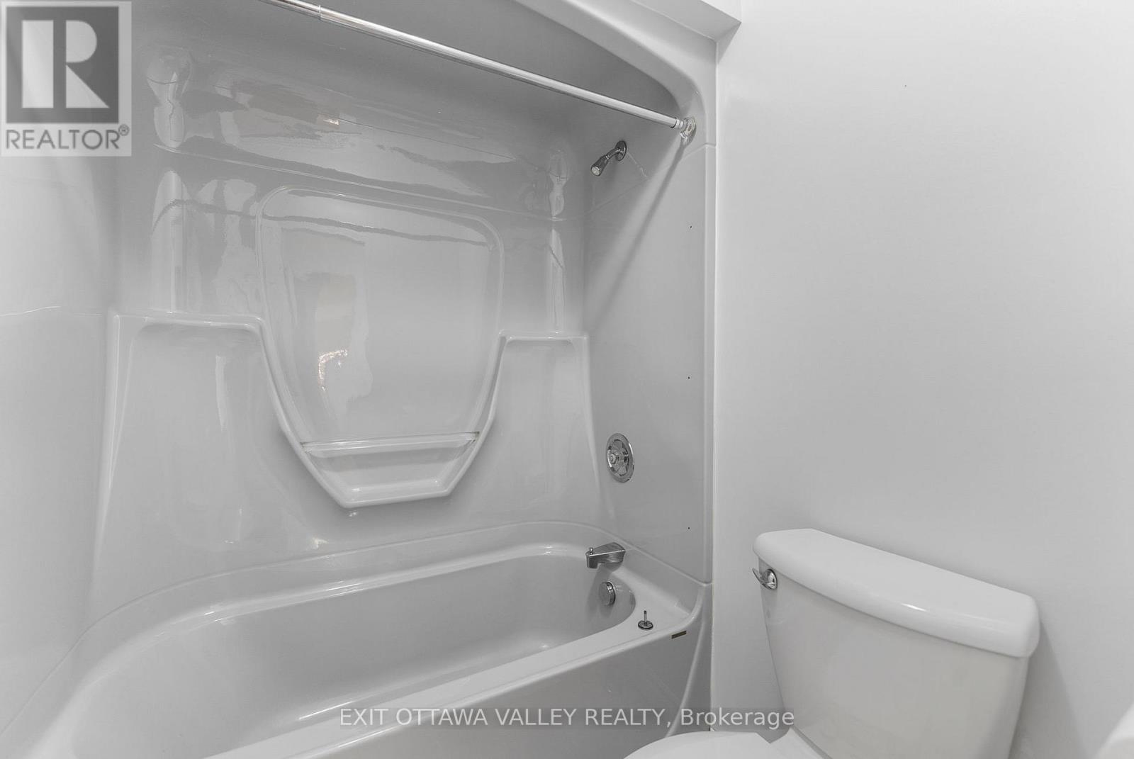 127 Owens Street, Pembroke, Ontario  K8A 8K1 - Photo 24 - X12385820