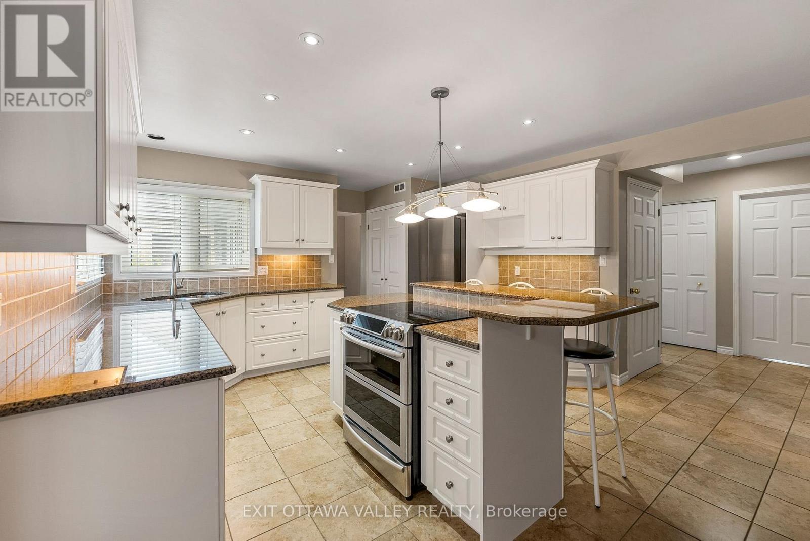 127 Owens Street, Pembroke, Ontario  K8A 8K1 - Photo 13 - X12385820