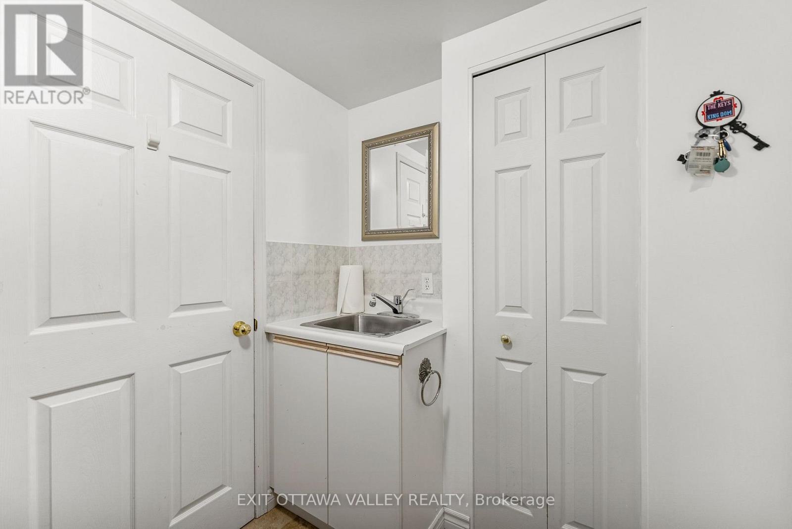 127 Owens Street, Pembroke, Ontario  K8A 8K1 - Photo 32 - X12385820