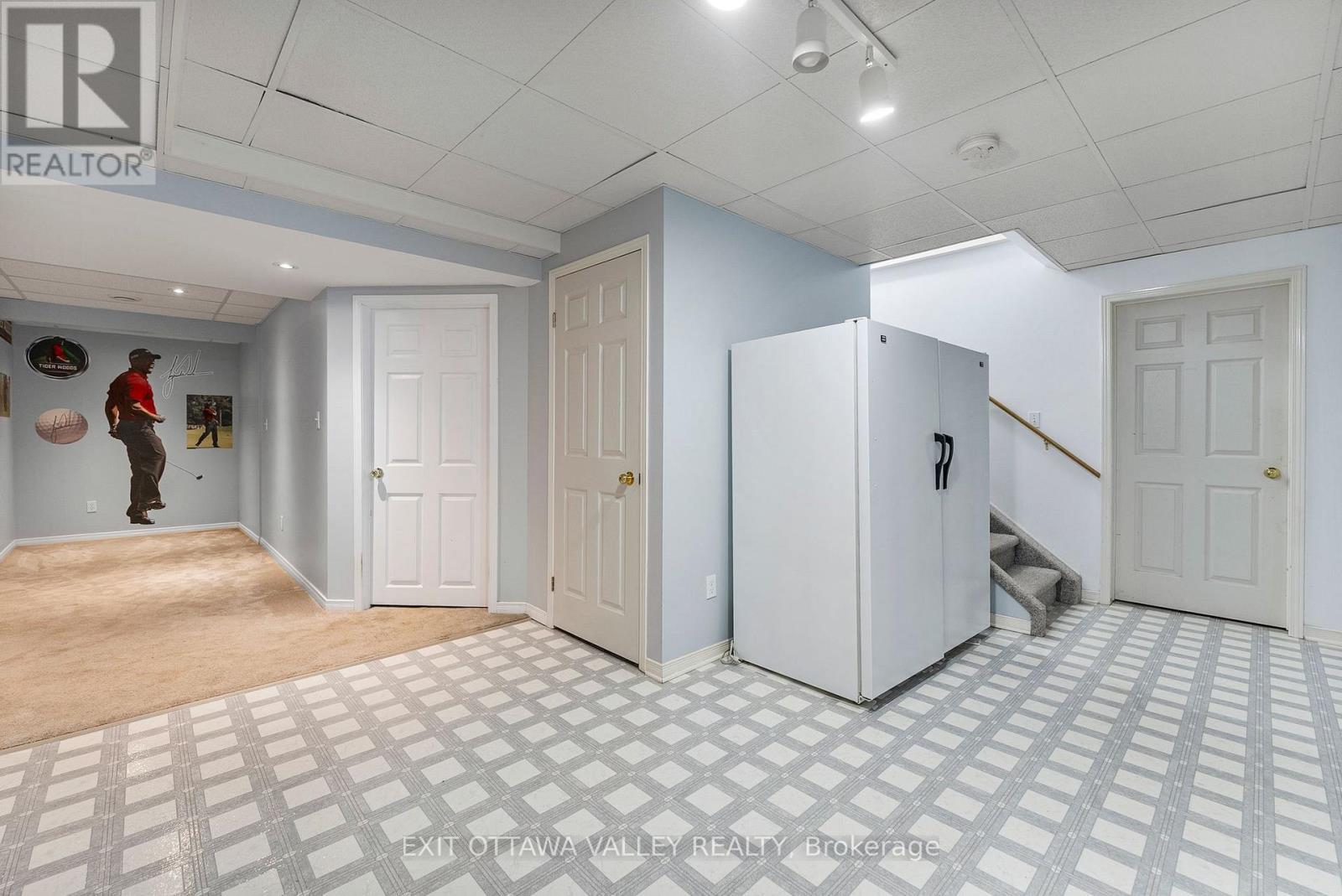 127 Owens Street, Pembroke, Ontario  K8A 8K1 - Photo 31 - X12385820