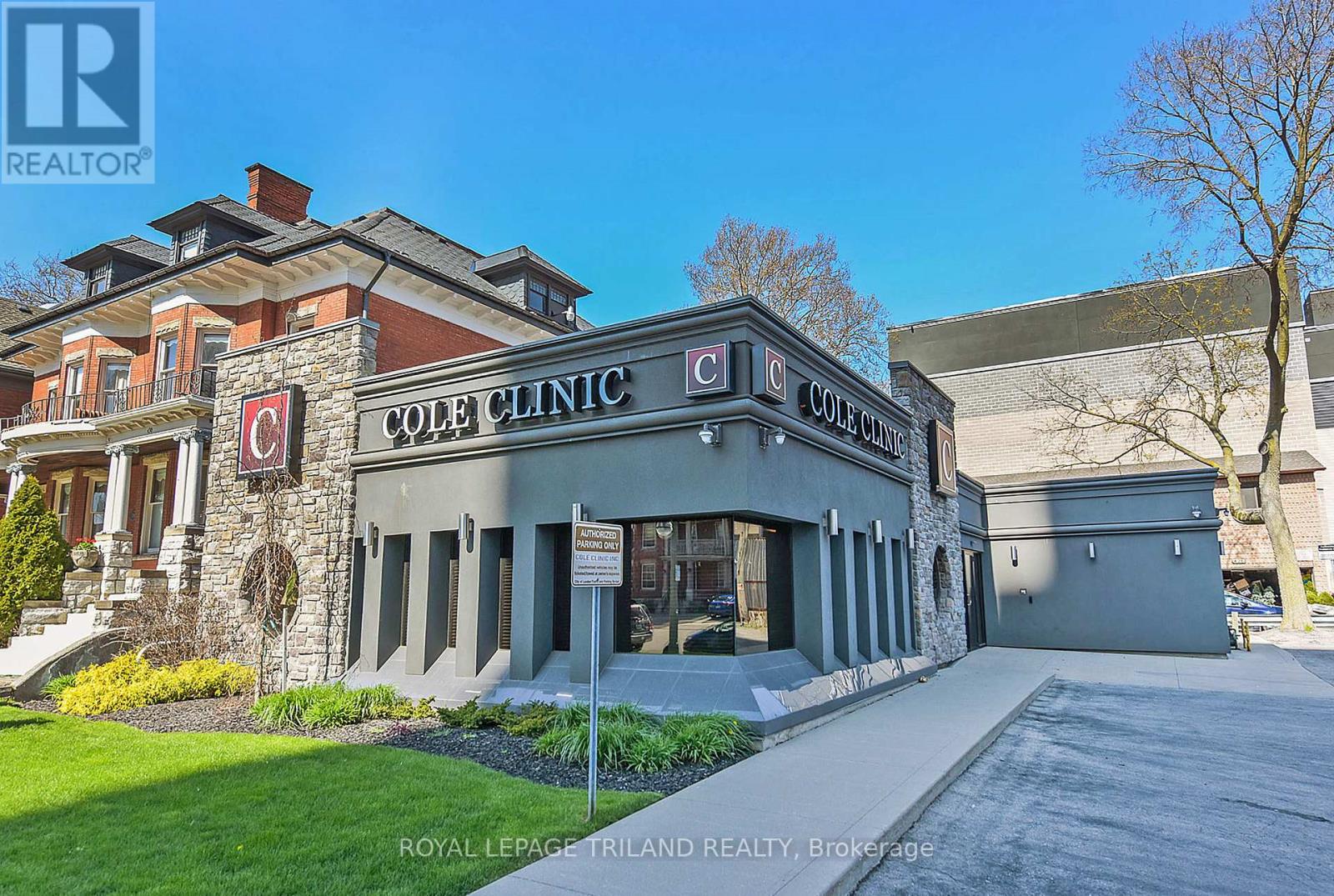 424 Waterloo Street, London East, Ontario  N6B 2P2 - Photo 2 - X12568408