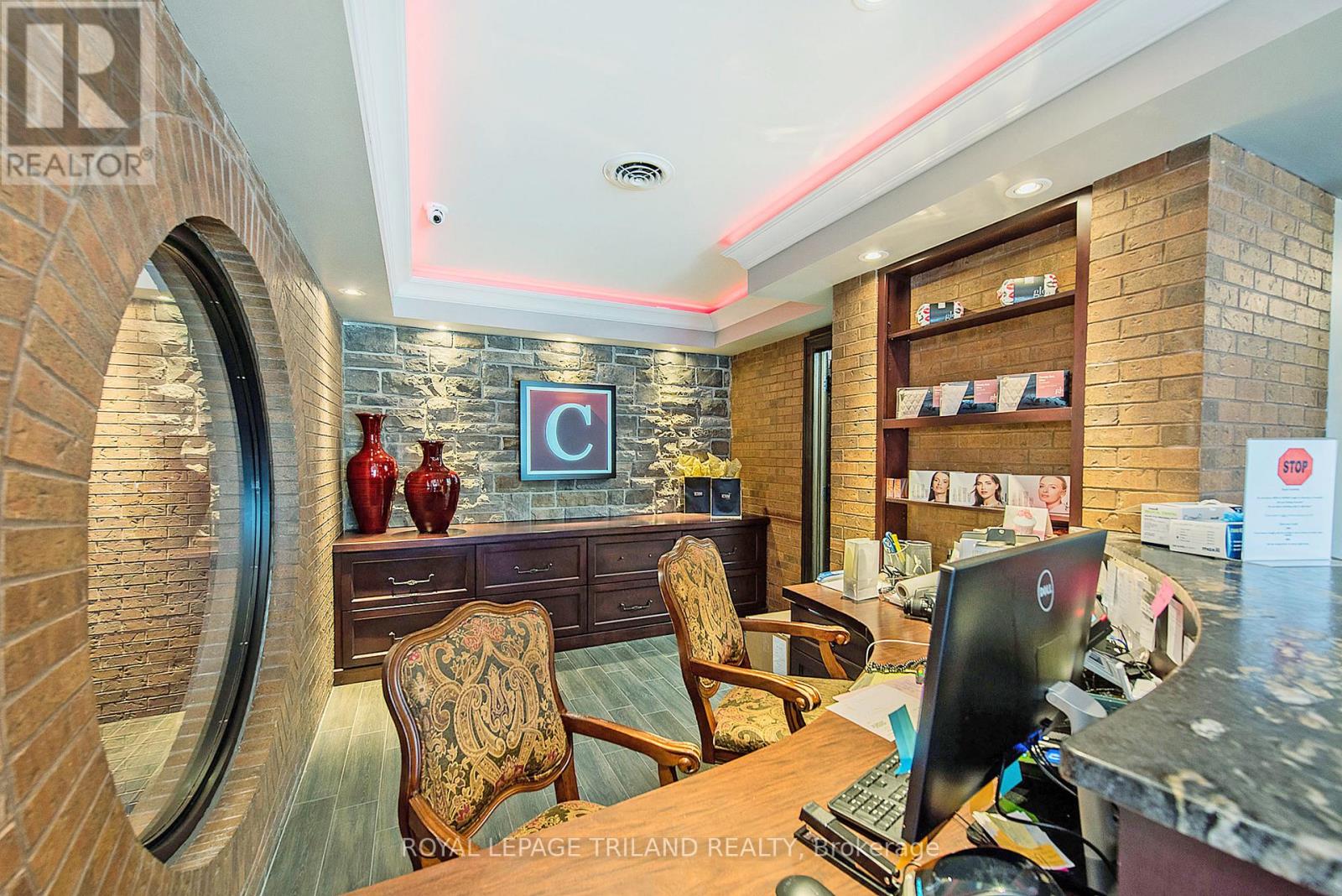 424 Waterloo Street, London East, Ontario  N6B 2P2 - Photo 8 - X12568408