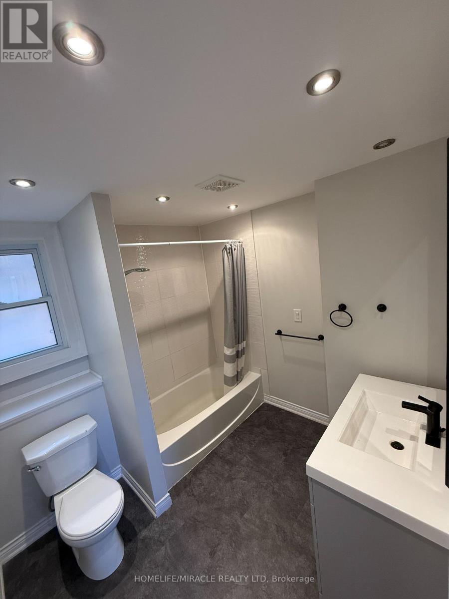 11 Garnet Street, St. Catharines, Ontario  L2M 5E6 - Photo 17 - X12568276