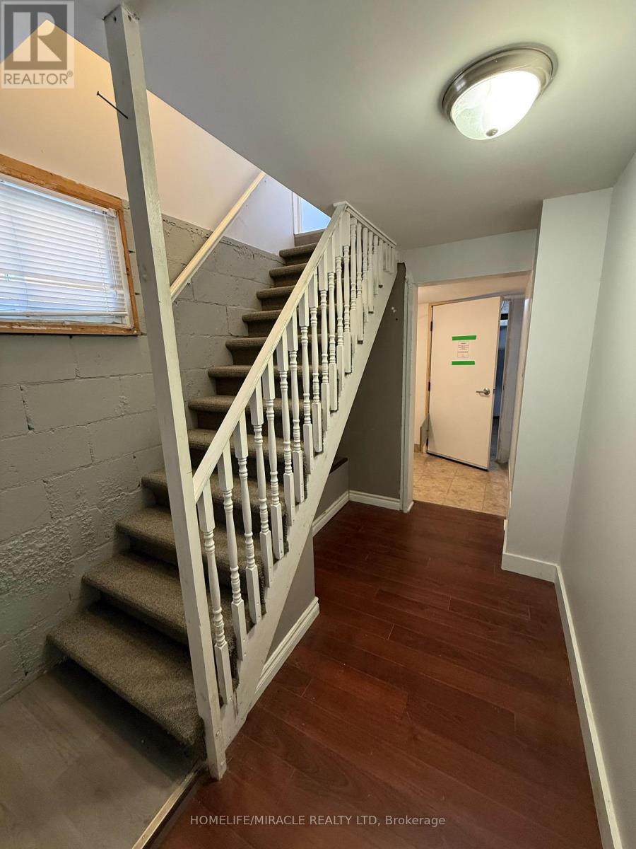 11 Garnet Street, St. Catharines, Ontario  L2M 5E6 - Photo 22 - X12568276