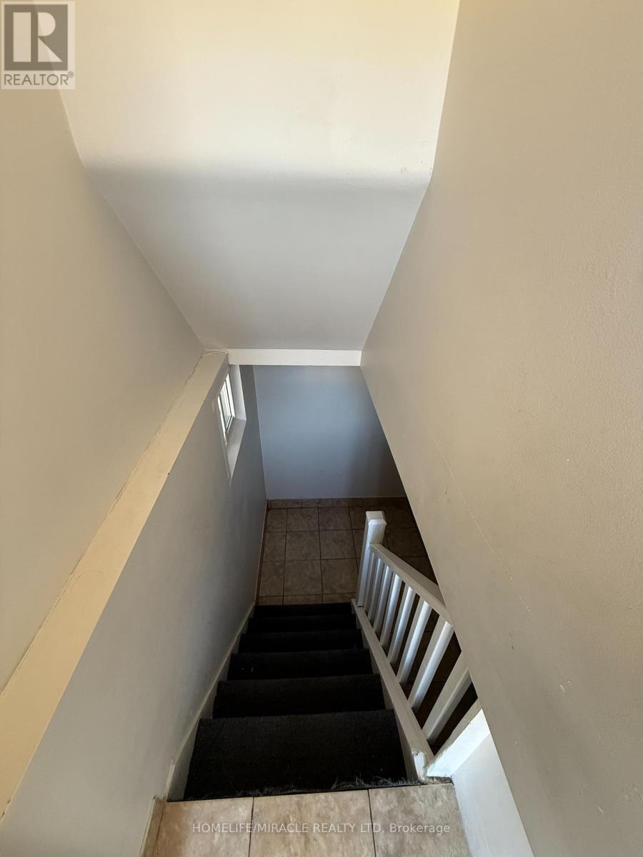 11 Garnet Street, St. Catharines, Ontario  L2M 5E6 - Photo 25 - X12568276